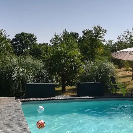 Le Mas De Carrie Bed & Breakfast 3*